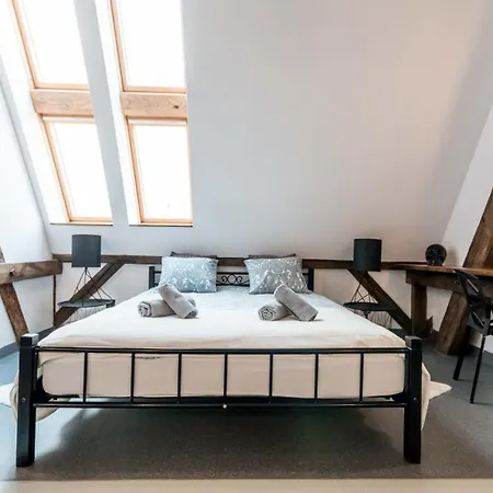Livingroom 4A Loft Self Check-In 24H Апартаменты Катовице